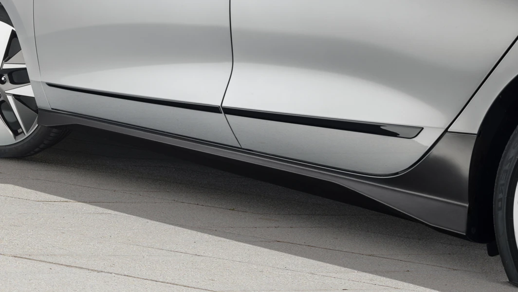 IONIQ 6 Seitenschutzleiste